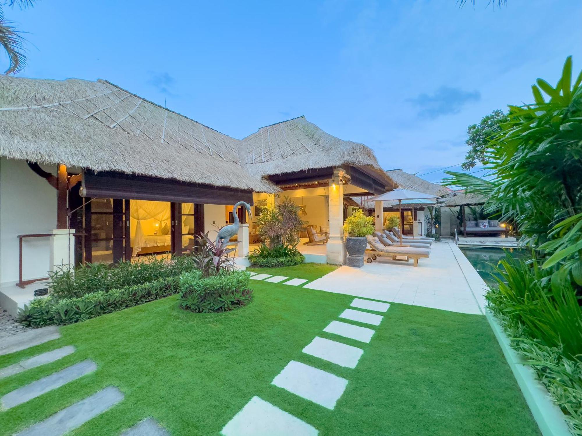 Villa Bugis Seminyak Room photo